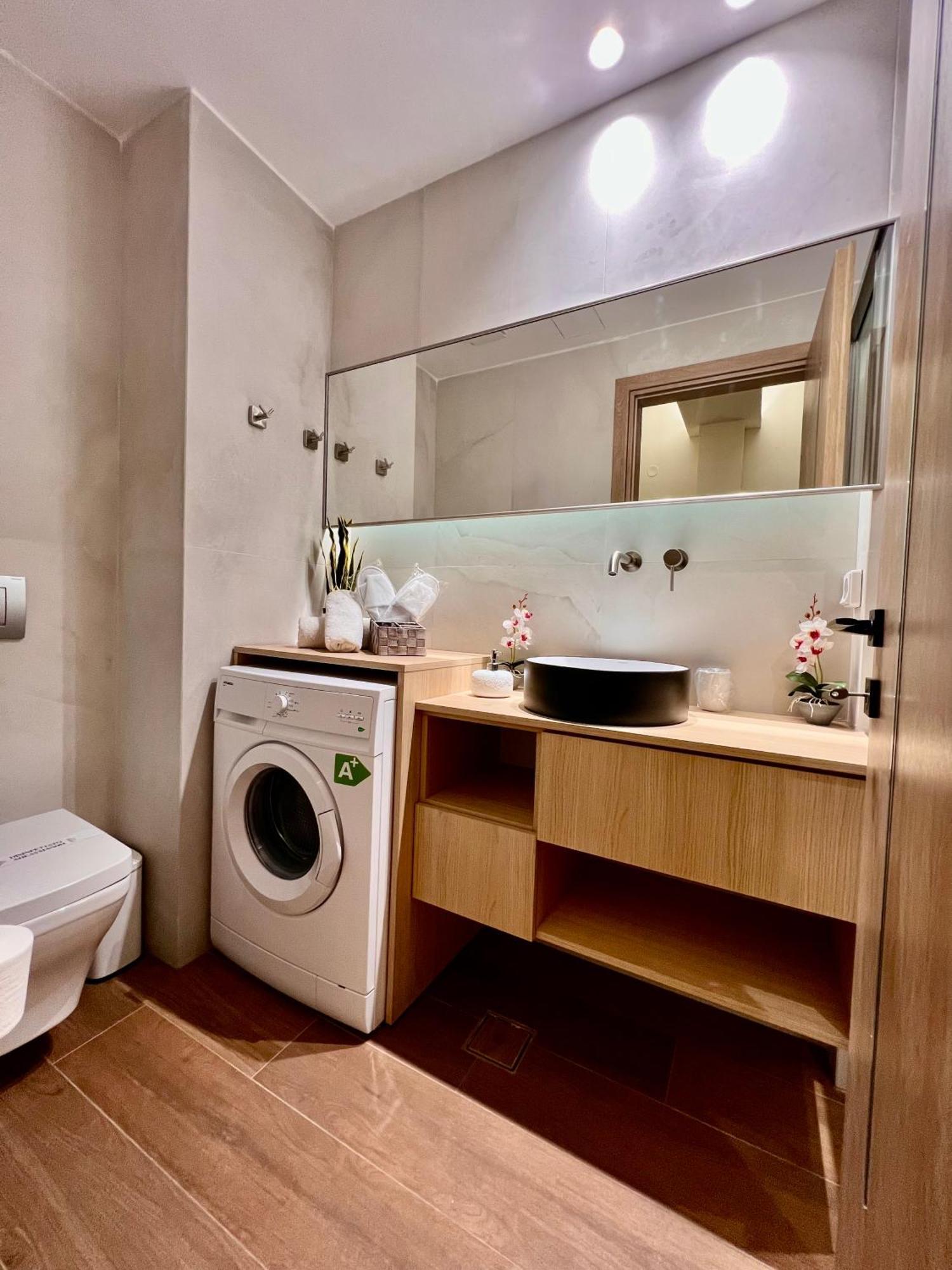Central Studio Semi-Basement Heraklion  Ngoại thất bức ảnh