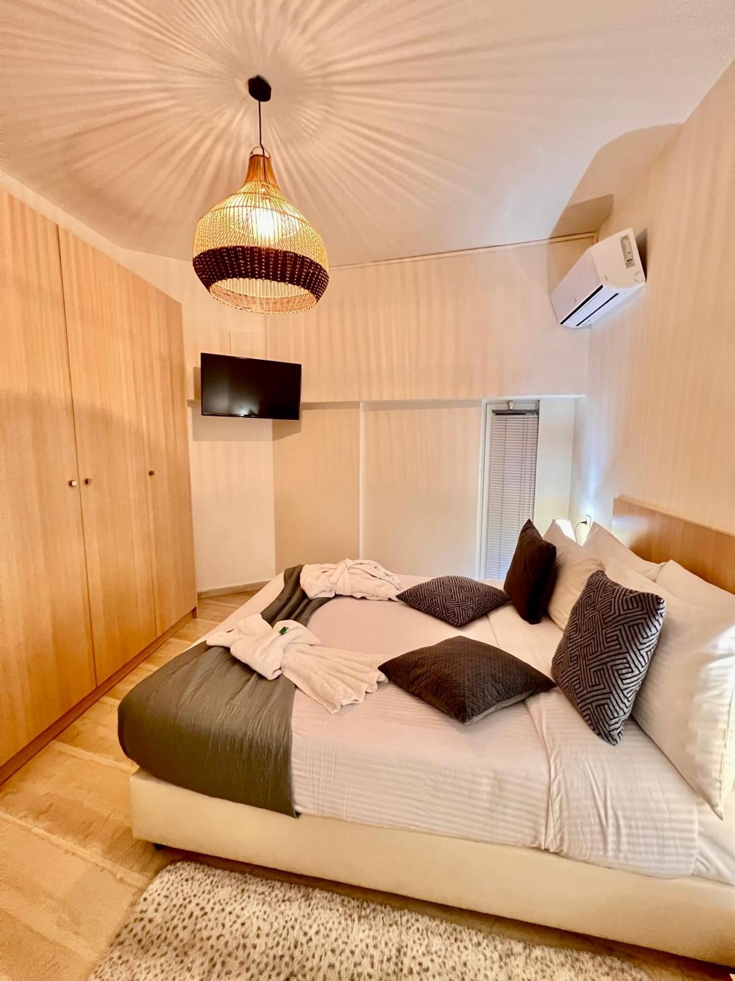 Central Studio Semi-Basement Heraklion  Ngoại thất bức ảnh